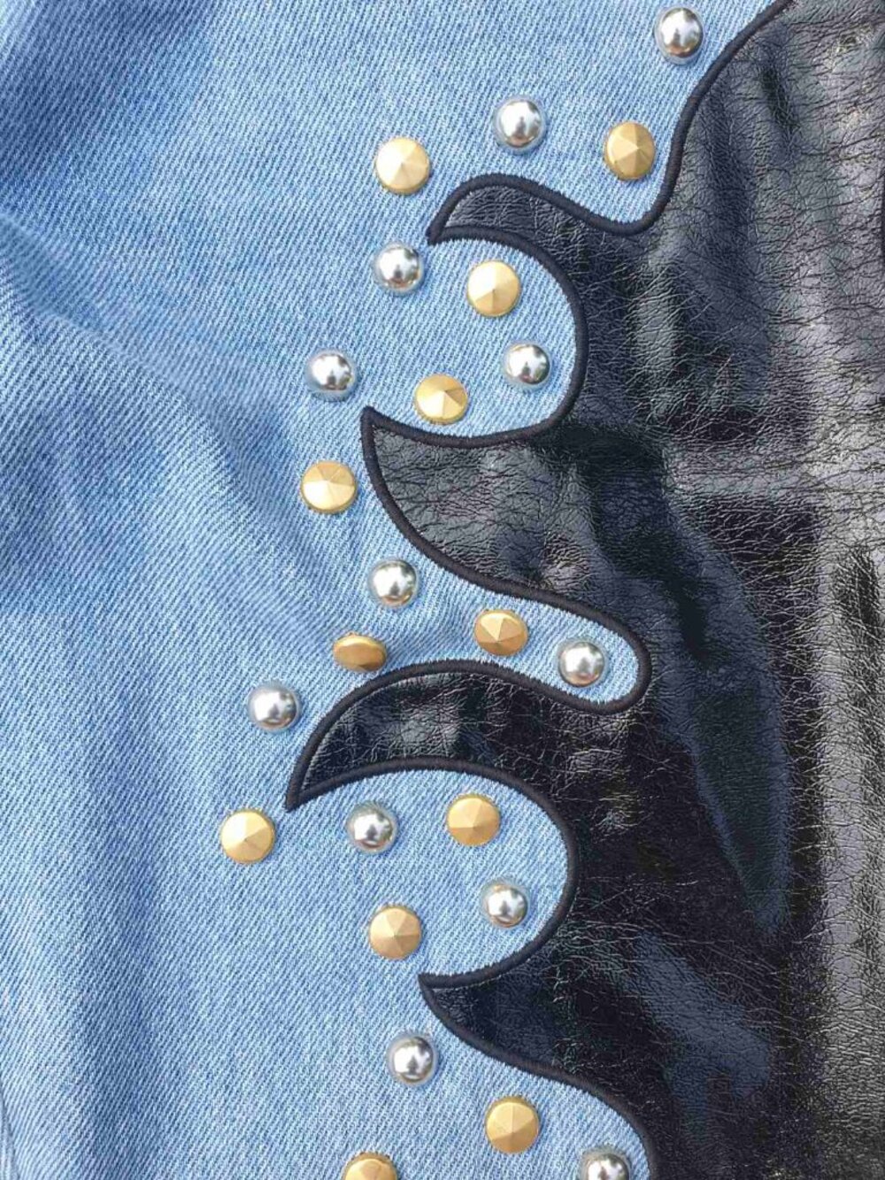 Moschino Couture Studs Light Wash Flame Denim Fashion Women Girls Jeans Size 4
